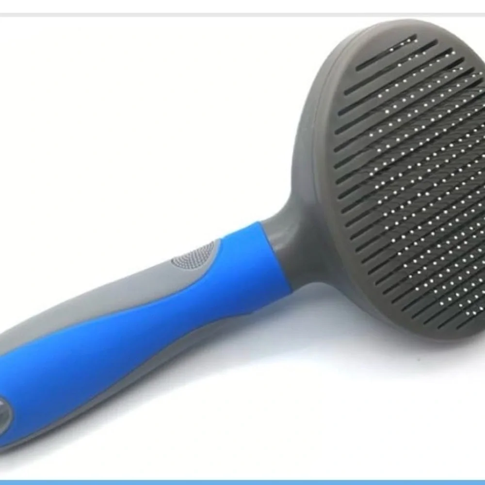 Self-Cleaning Pet Brush - New